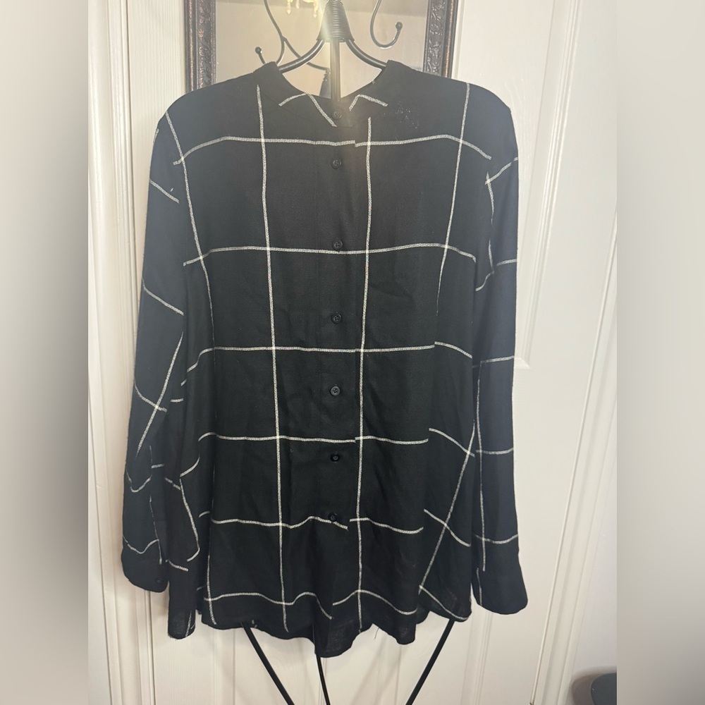 Line Shirt EUC - Picture 1 of 6